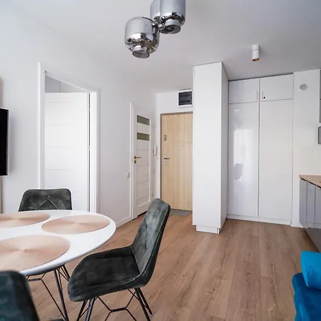 Baltic Calm 30m2 2room Sunset Balcony 850m To Sea , Netflix 아파트